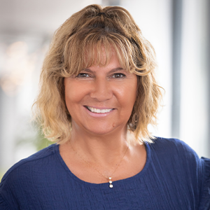 LynnBradley-headshot